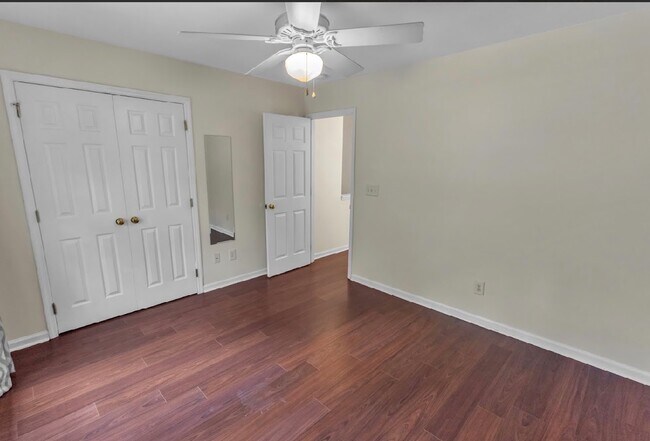 Building Photo - 203 Twin Tree Dr