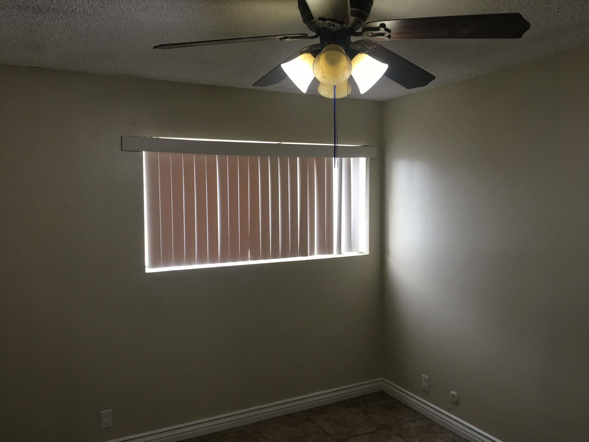 Building Photo - 805 Glenway Dr