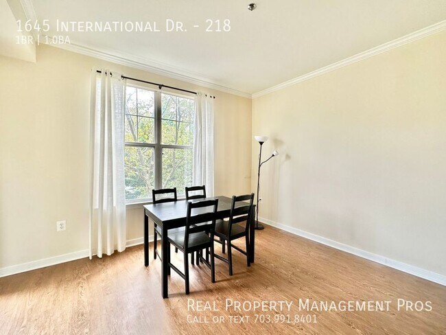 Building Photo - 1645 International Dr
