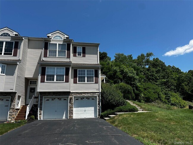 Building Photo - 2402 Rockledge Ct