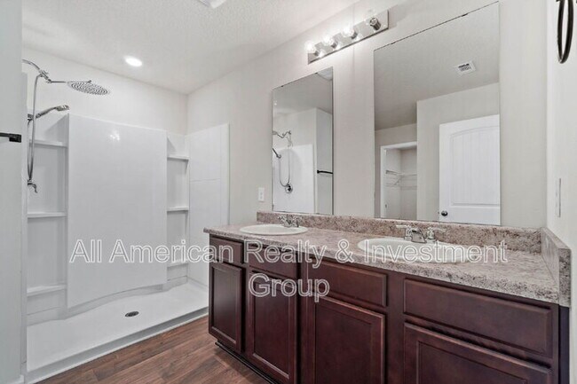 Building Photo - 1047 Limpkin St