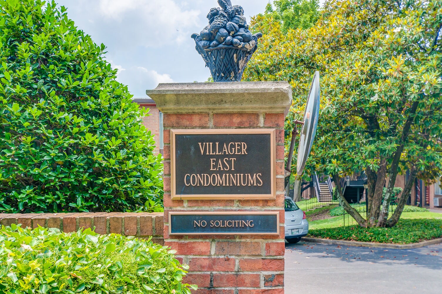 Building Photo - 3600 Hillsboro Pike