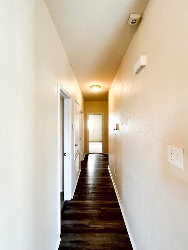 Building Photo - Available Now Beautiful 1 story, 4 bedroom, 2 bath, 2 car garage home with fire place, garage doo...