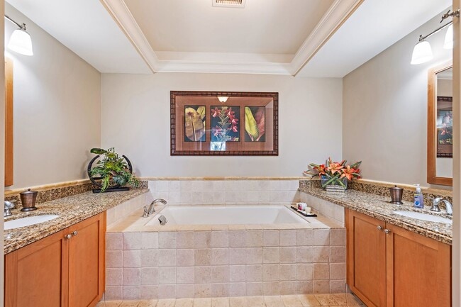 Building Photo - 3-bedroom, 2.5-bath unit | Kai Malu