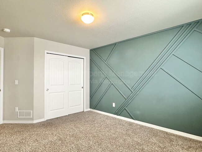 Building Photo - 6039 Jorie Rd