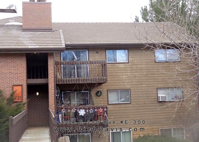 Building Photo - Great location off Sable and 2nd with lots...