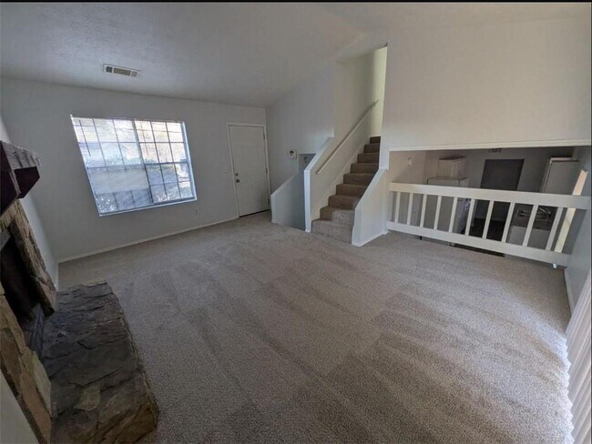 Building Photo - 6176 Creekford Dr