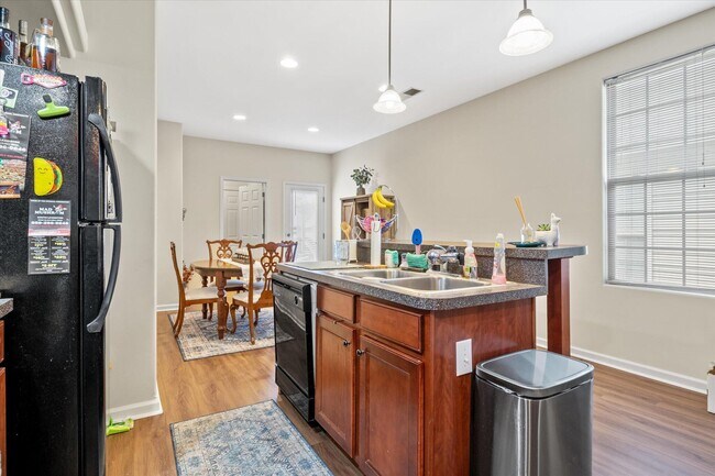 Building Photo - 2537 Sun Seeker Ct