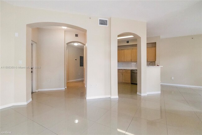 Building Photo - 3 br, 2.5 bath Condo - 8912 W Flagler St A...