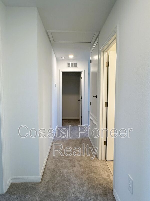 Building Photo - 17614 Pleasantview Blvd