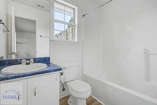 Building Photo - 342 Sheila Dr