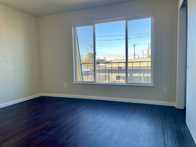 Building Photo - 175 W Alameda St