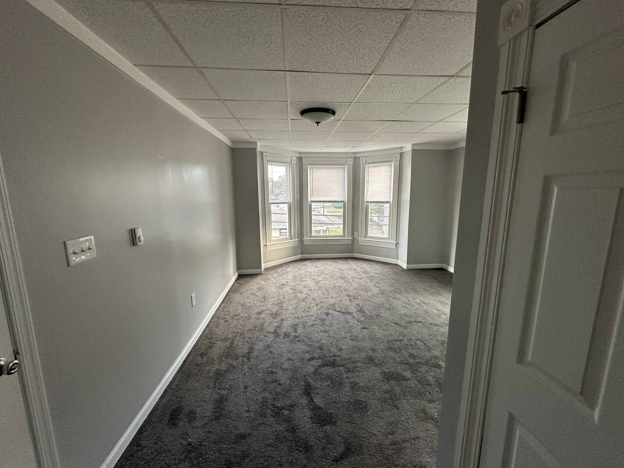 Living rm view 2 - 18 W North St