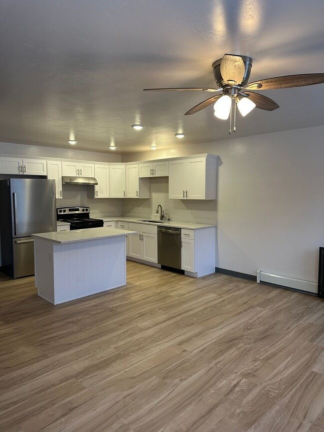 Building Photo - 8193 N Mohawk St