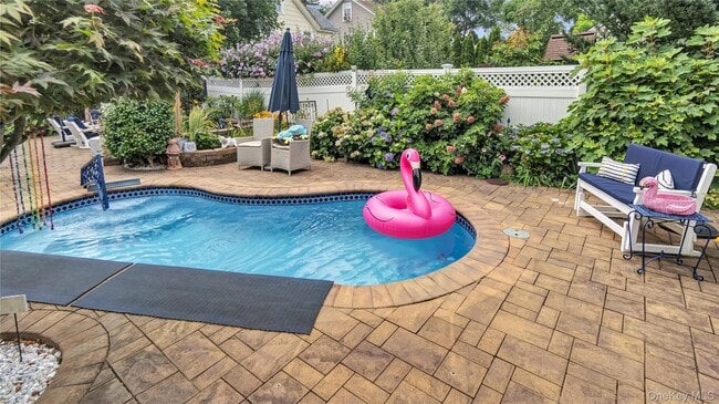 Building Photo - 16 Clement St