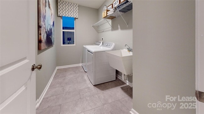 Building Photo - 2888 Yeager Dr NW