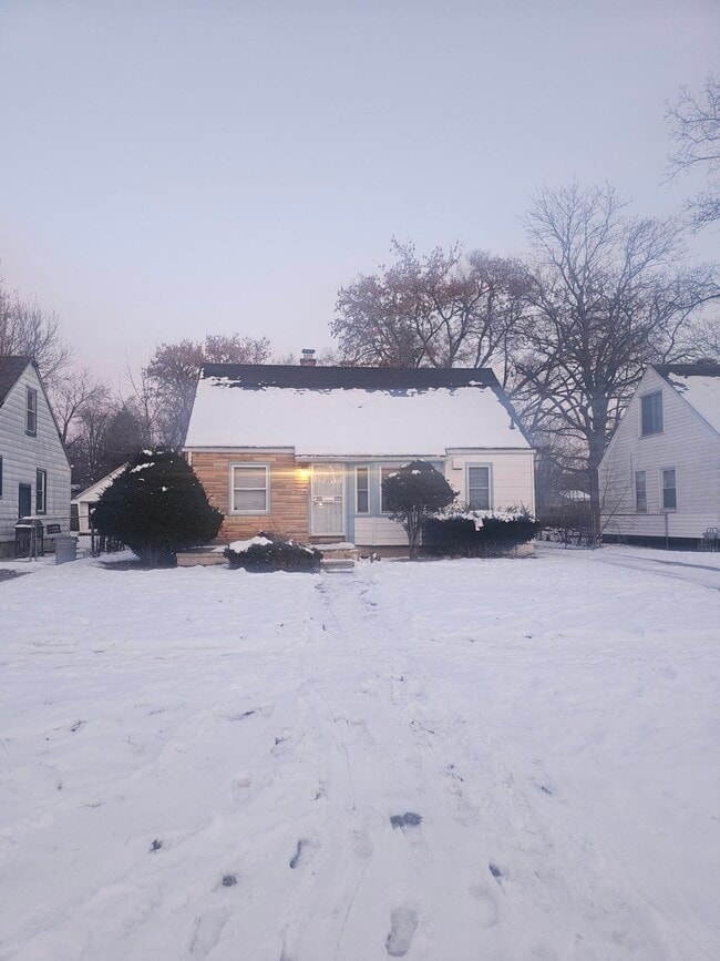 Primary Photo - 17434 Winston St