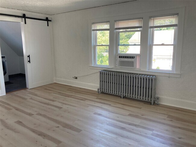 Building Photo - 107 Park Ave