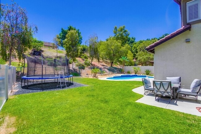 Building Photo - 3207 Meadow Side Pl