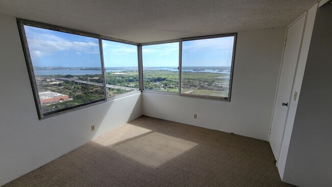 Building Photo - Spacious 2-Bedroom, 2-Bath Condo with Stun...