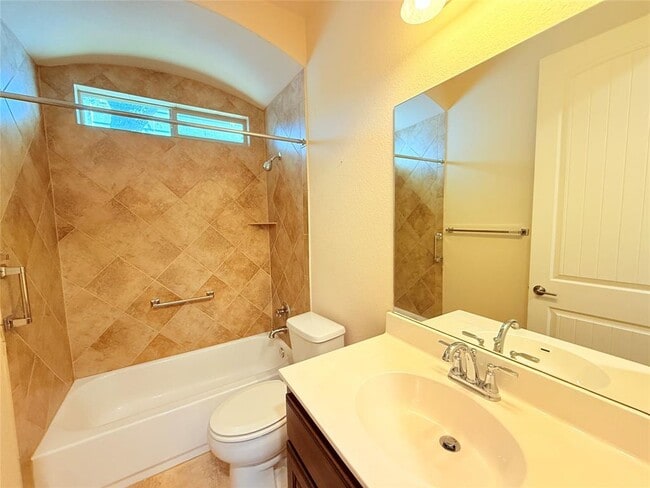 Building Photo - 2505 Amur Dr