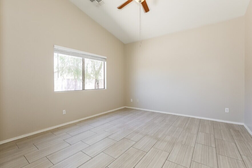 Building Photo - 2460 W Tanner Ranch Rd