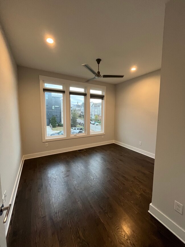 Building Photo - 413 35th Ave N