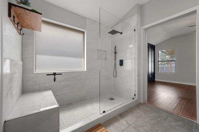 Building Photo - 1500 Lochaline Loop