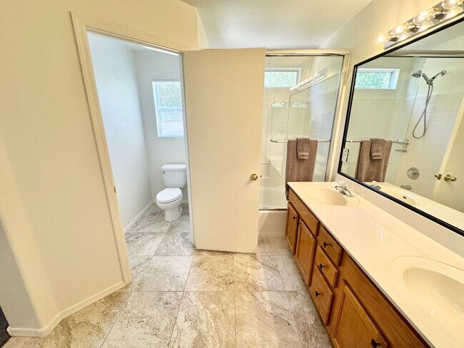 Building Photo - Meticulously Maintained 3 Bedroom + Den Single Level Home! Fantastic Low Backyard.