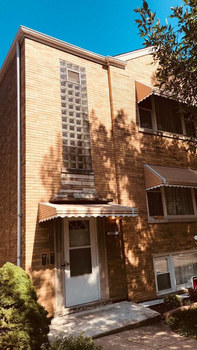 Building Photo - 2533 S 57th Ct