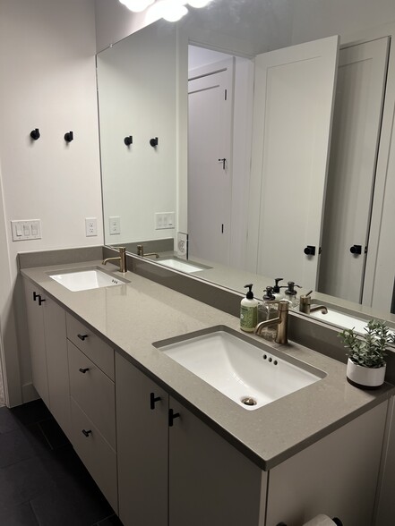 Building Photo - 1749 S Gilpin St