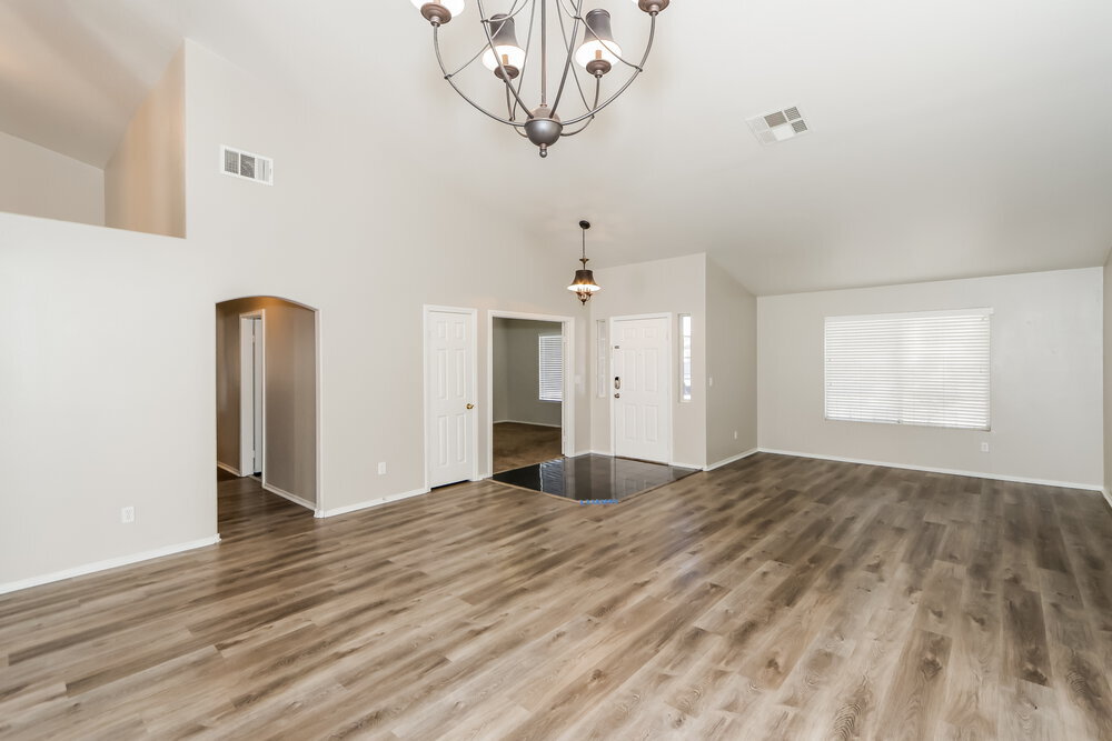 Building Photo - 6017 Ingenue Rd