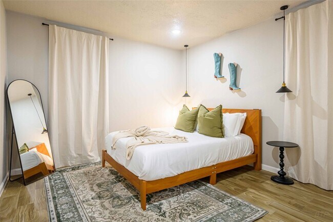 Building Photo - 3818 Blodgett St