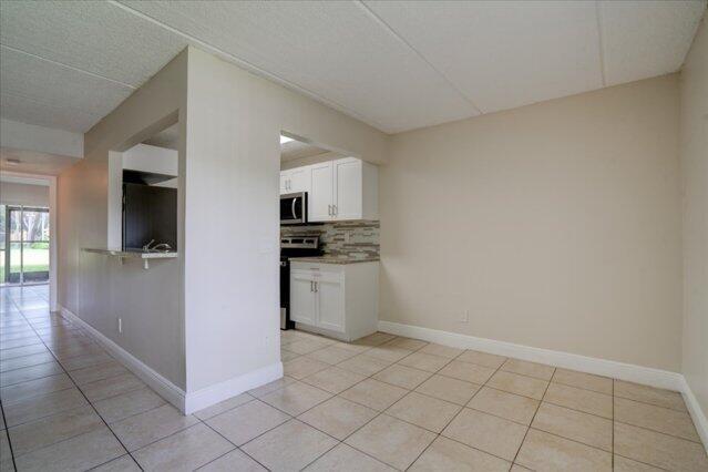 Building Photo - 1104 Meadows Cir