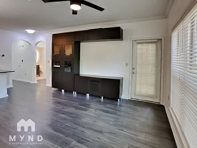 Building Photo - 4333 Dunwoody Park