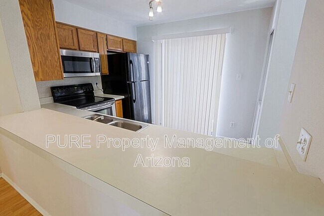 Building Photo - 9355 N 91st St