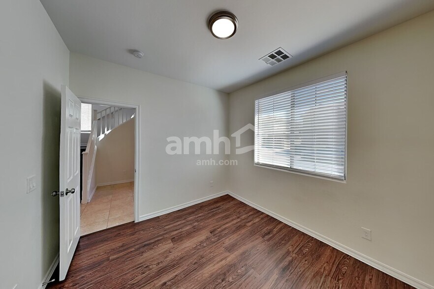 Building Photo - 14576 W Maui Ln