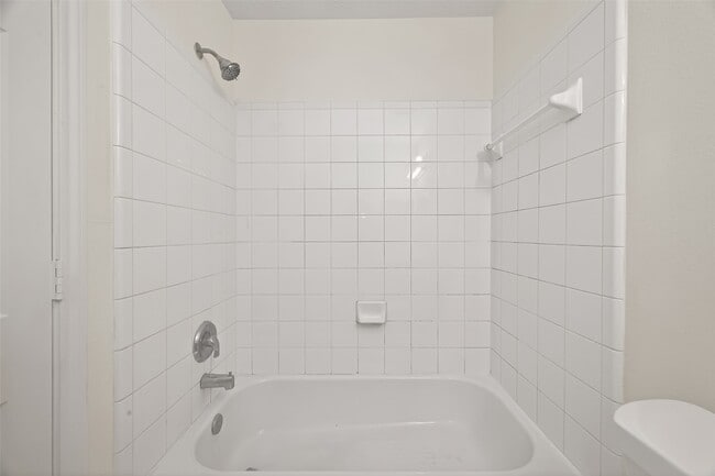 Building Photo - 2883 Lost Cove Ct