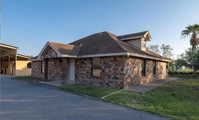 Primary Photo - 10680 La Homa Rd