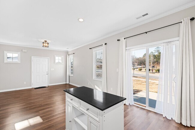 Building Photo - A Charming Ranch style home in Academy Point - minutes to downtown Clayton!