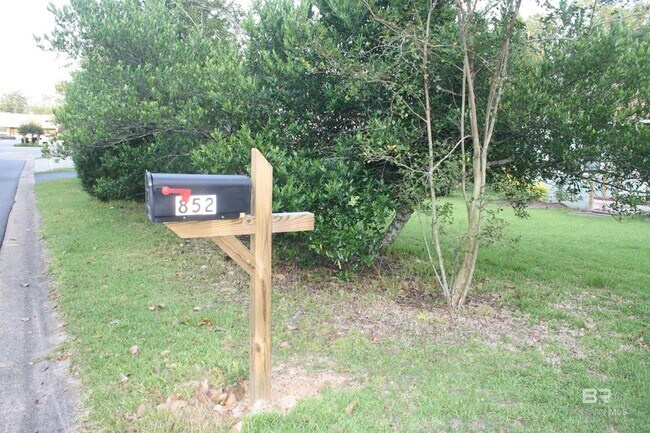 Building Photo - 852 Prospect Ave