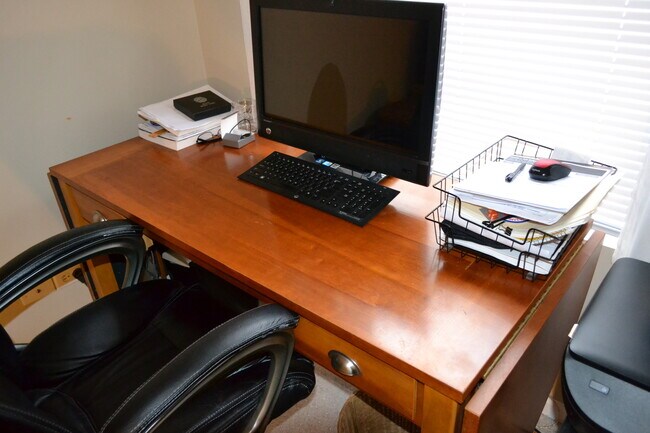 Building Photo - 2990 Peachtree Cir