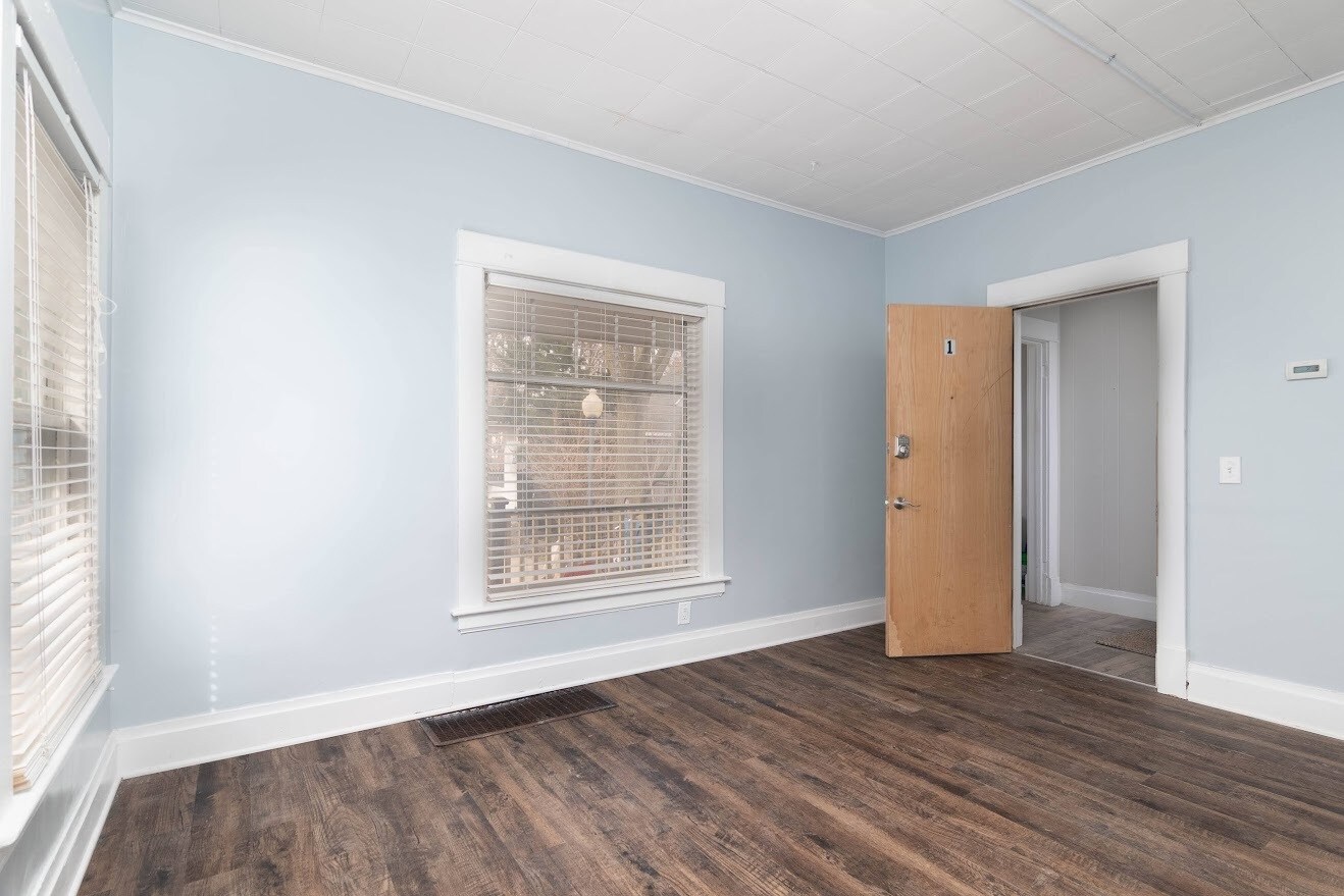 Building Photo - 435 S Westnedge Ct