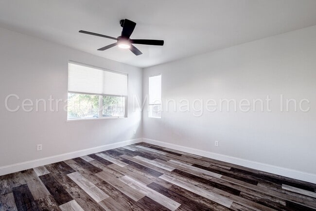 Building Photo - 4 Bedroom/3 Bath Home with Solar, Pool and...