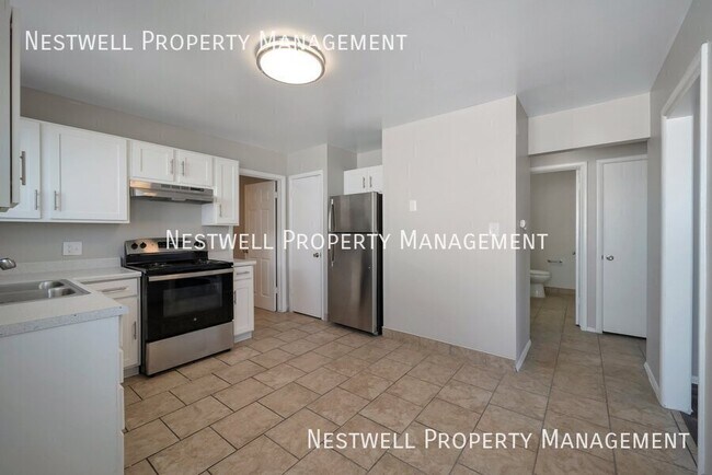 Building Photo - 116 W Angelo Ave