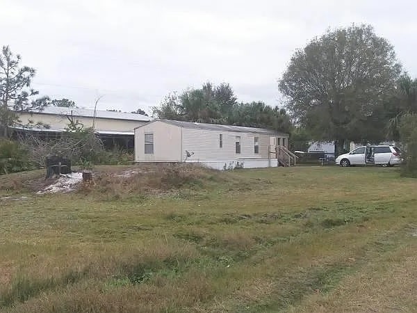 Primary Photo - 35565 Washington Loop Rd