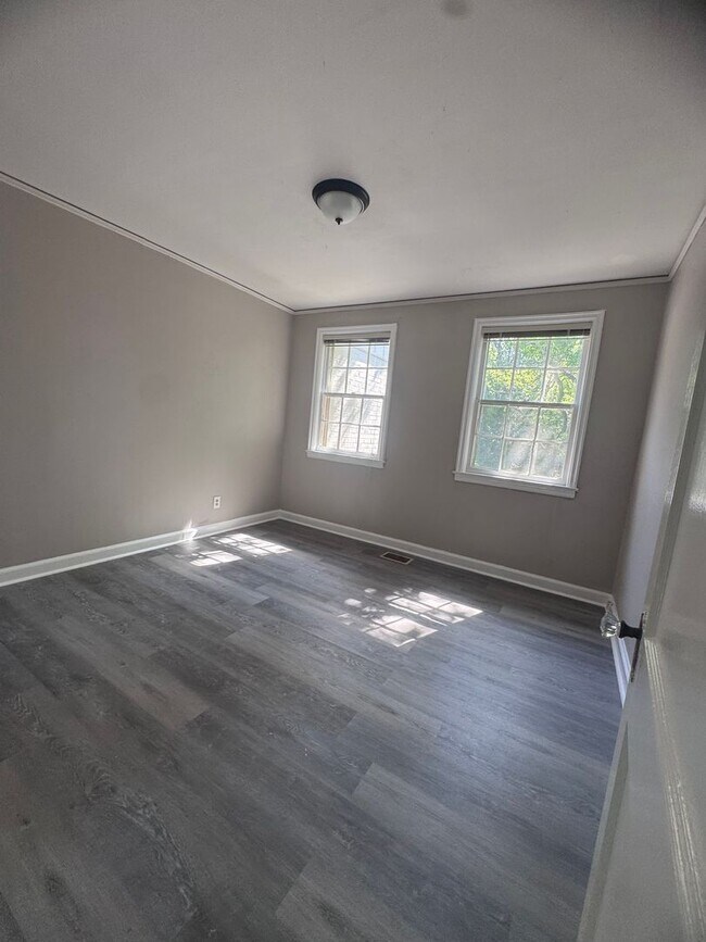 Building Photo - 2053 Gorgas St