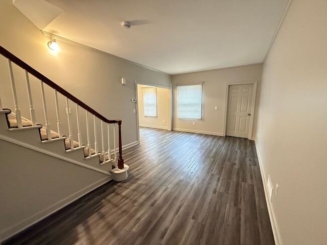 Building Photo - NEW REMODELED- 2 bedroom duplex
