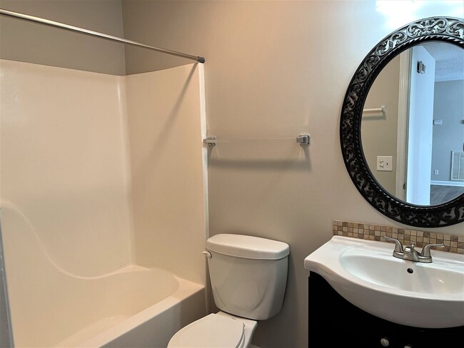 Building Photo - Canova Ct