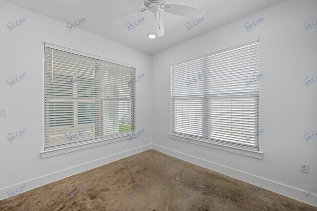 Building Photo - 102 Cardinal Wds